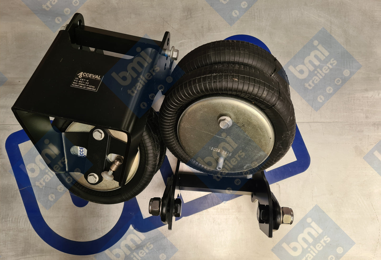 HW 0922 ----- SAF LIFT AXLE SYSTEM (ACC EBT-6)