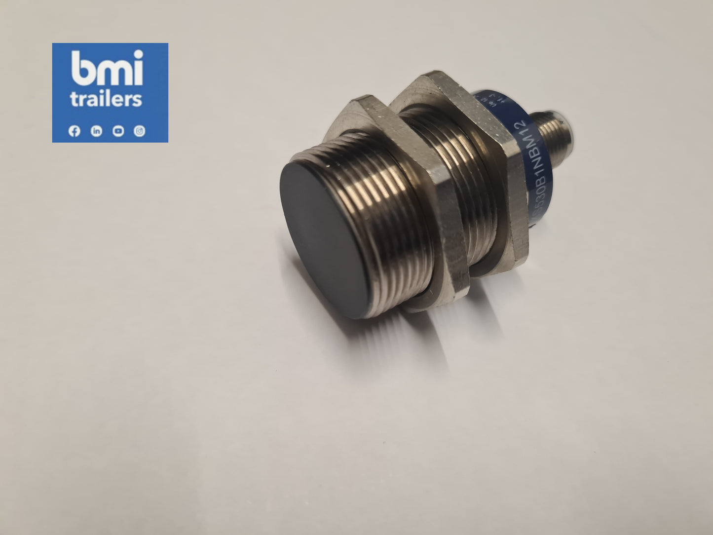 HW 5420 ----- INDUCTIVE PROXIMITY SENSOR M30 NORMALLY OPEN (XS530B1NBM12)