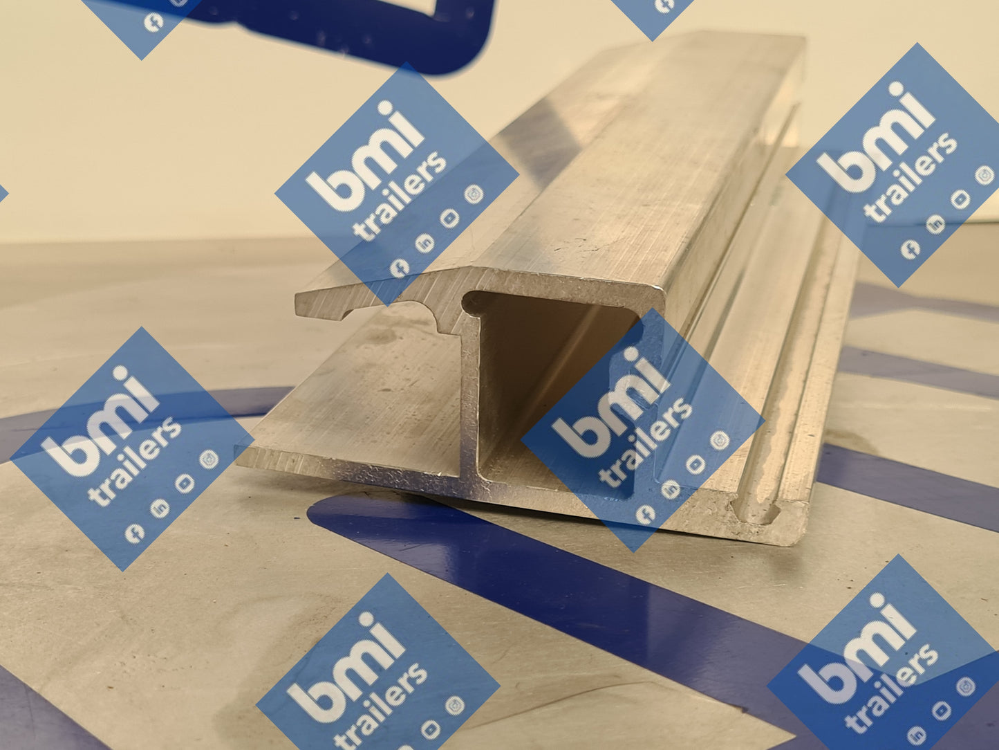 RM 5049 ----- Outer Door Capping (FL 25245) 7.5m